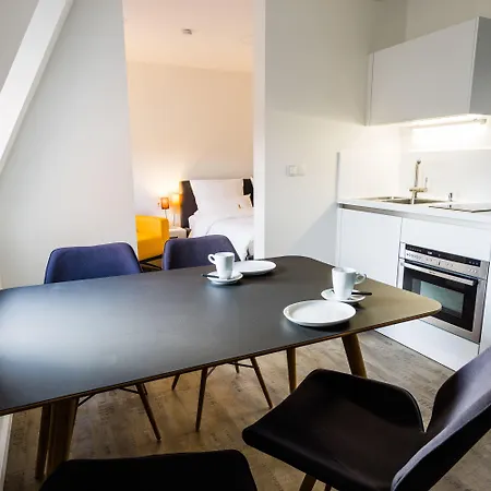 Apartmenthaus Koenigsallee באיירוט